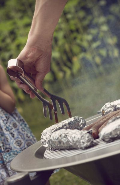 Cuisiner avec du papier aluminium est-il dangereux 