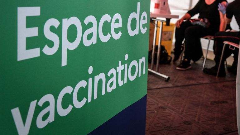 France : une information judiciaire ouverte après le décès d'un homme vacciné quelques heures avant