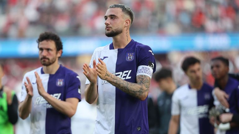"Ils avaient une occasion en or" : Philippe Albert revient sur la saison d’un Anderlecht si proche et si loin du titre