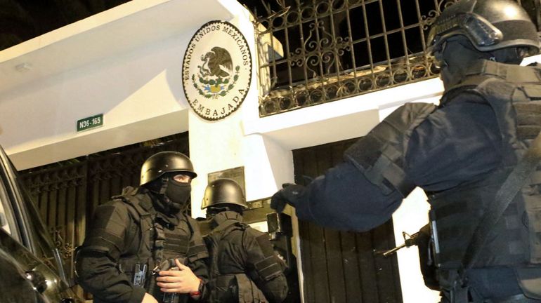 Le Mexique rompt ses relations diplomatiques avec l'Equateur, après une irruption policière dans son ambassade à Quito