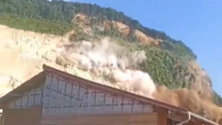 France : un éboulement massif emporte une route entre Grenoble et Romans, des recherches sont en cours