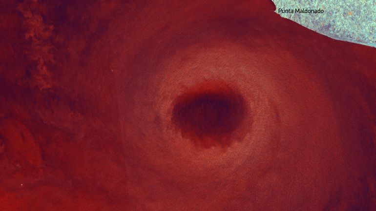 L'image du jour : la tempête tropicale John frappe le Mexique
