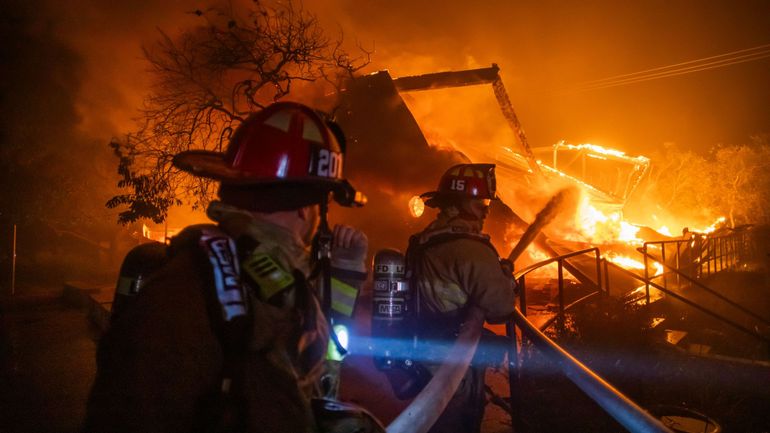 Incendies à Los Angeles : des pompiers privés sauvent les maisons des plus riches