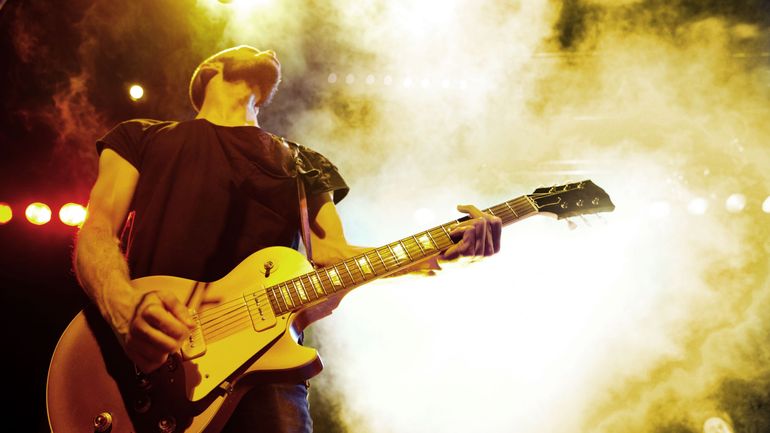 Le rock et ses guitares font leur retour chez les artistes Tipik