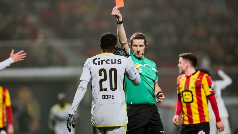 Direct audio et commenté, Malines - Standard : 0-0, Merveille Bokadi exclu après 12 minutes de jeu