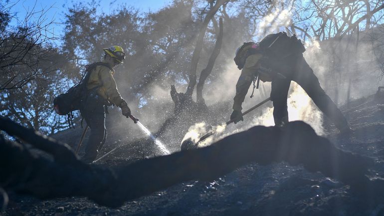 Incendies à Los Angeles : avec le vent qui se renforce, le risque de nouveaux départs de feu