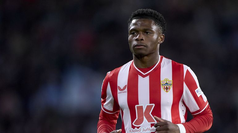 Largie Ramazani quitte Almeria et signe pour quatre ans à Leeds en Championship