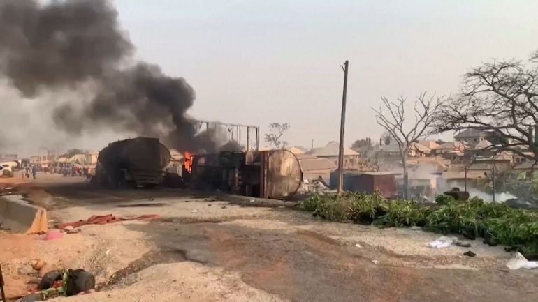 Nigeria : le bilan de l'explosion d'un camion-citerne grimpe à 86 morts