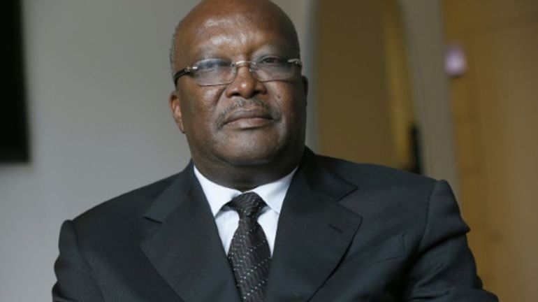 Burkina: le président Kaboré met fin aux fonctions de son gouvernement