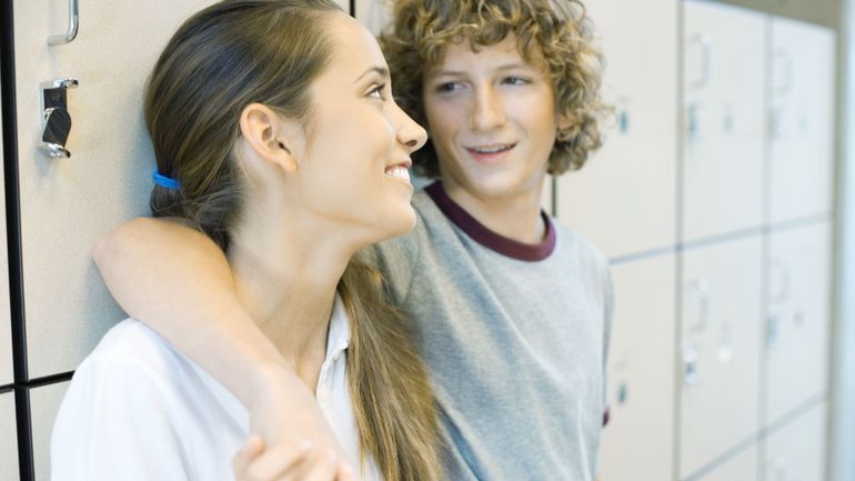 Slowmance et slow sex : quelles sont ces deux nouvelles tendances relationnelles chez les jeunes ?