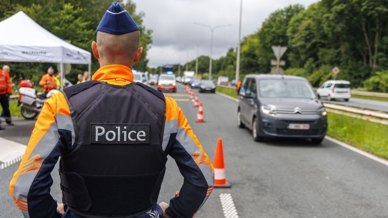 Contrôle de la distraction au volant : la police a établi 3847 procès-verbaux et perceptions immédiates