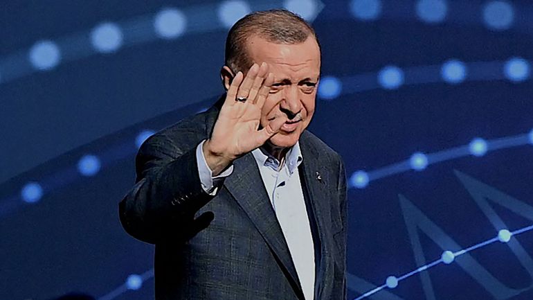 Erdogan menace de nouveau de 