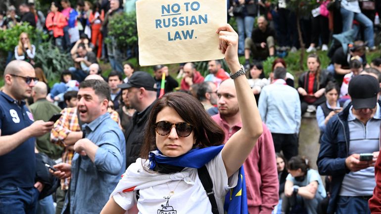 Géorgie : des ONG et médias vont contester en justice la loi polémique sur l'