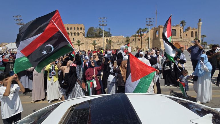 Guerre Israël-Gaza : une caravane de solidarité composée de centaines de Tunisiens se dirigent vers Gaza