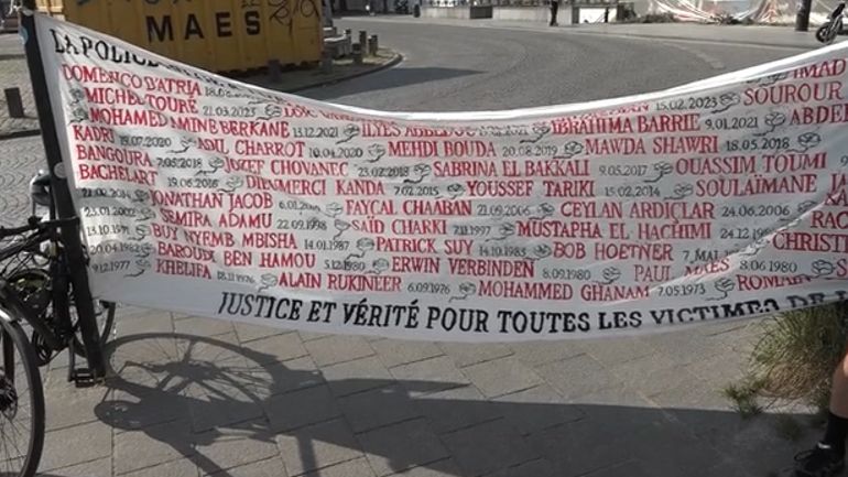 Deux manifestations devant le palais de Justice : l'une contre les violences policières et l'autre en soutien à la police