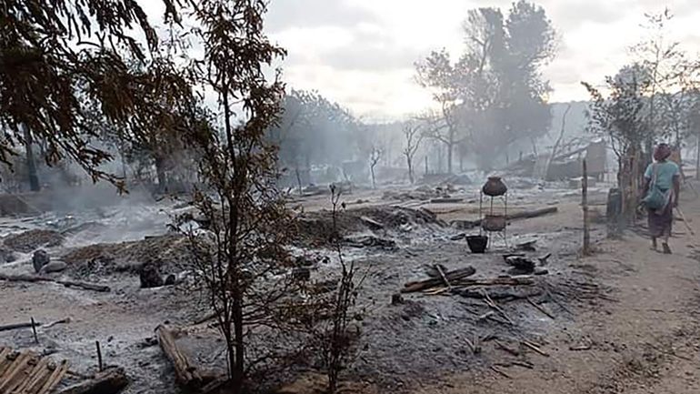 Coup d'Etat en Birmanie : des soldats de la junte brûlent le village de Kin Ma