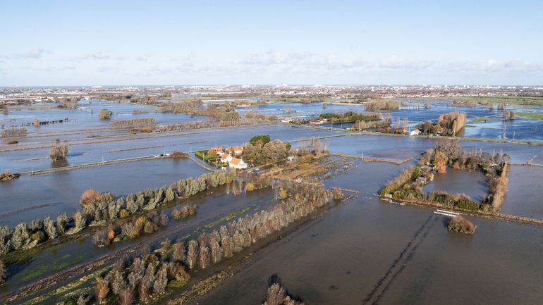 Inondations dans le Pas-de-Calais : la décrue amorcée, mais la prudence reste de mise