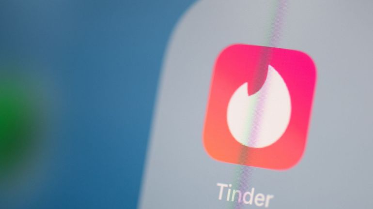 Tinder instaure la vérification d'identité pour lutter contre le catfishing