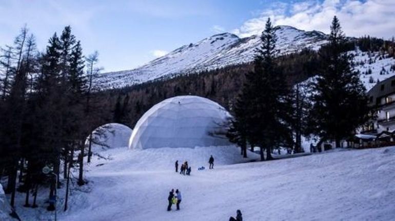 Slovaquie : 12 touristes ensevelis par une avalanche survivent en s'extirpant de la neige