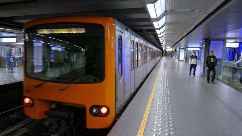Bruxelles : circulation des métros interrompue sur la ligne 5