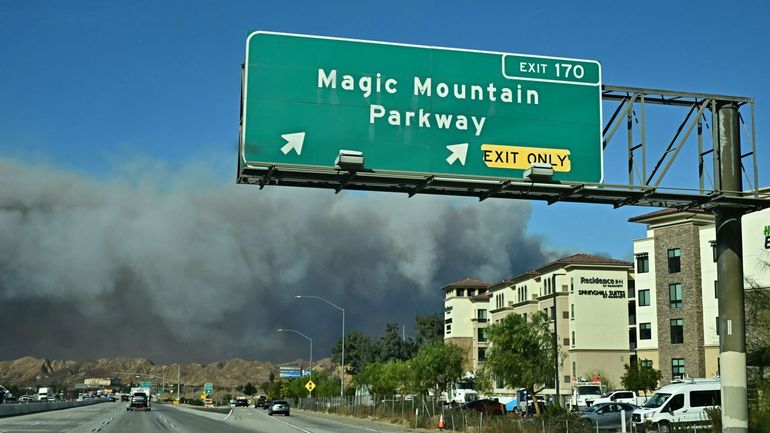 Incendies en Californie : un nouvel incendie fait rage au nord de Los Angeles