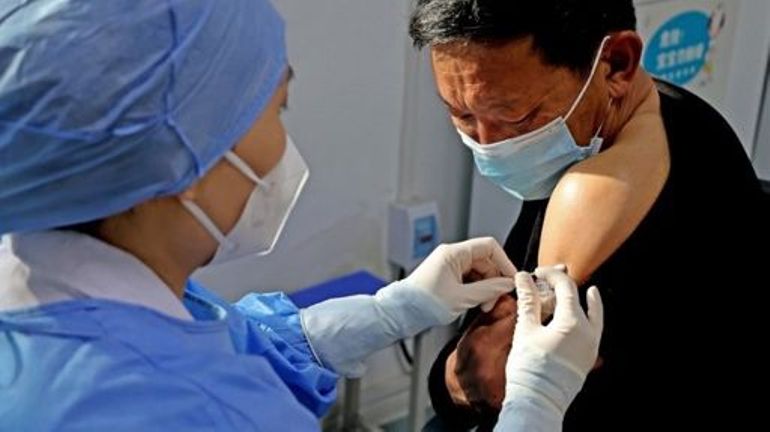 Coronavirus : la Chine approuve son premier vaccin à ARNm