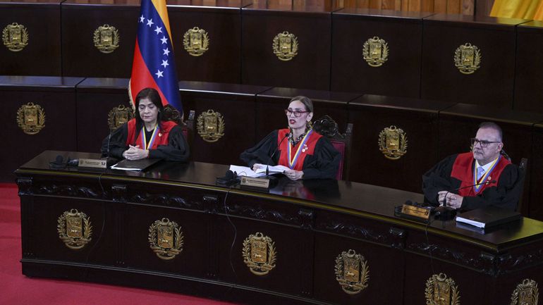 Crise au Venezuela : la Cour suprême valide la réélection contestée du président Nicolas Maduro