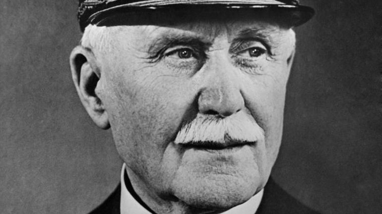 Il y a 85 ans, le maréchal Pétain s'arrogeait les pleins pouvoirs : le mythe du 