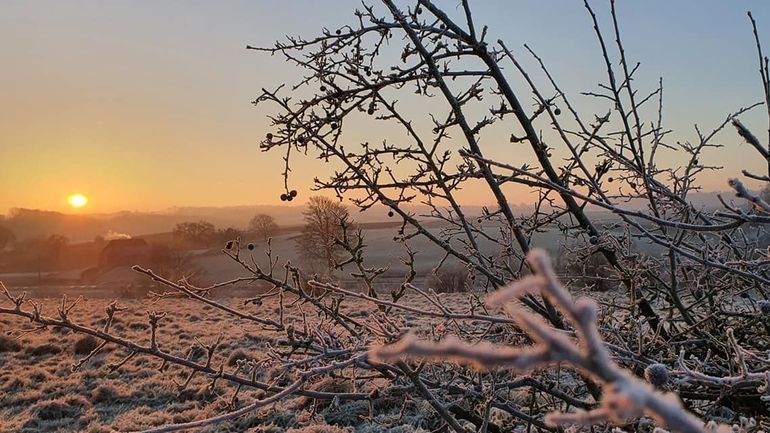 Météo en Belgique : soleil au sud du sillon Sambre-et-Meuse ce vendredi et grisaille plus au nord