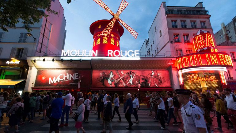 Paris : les ailes du Moulin Rouge, véritable symbole, se sont effondrées
