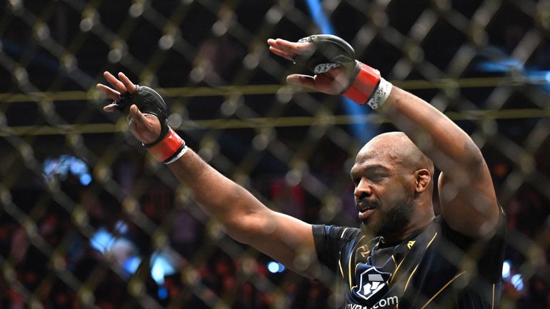 MMA : l’Américain Jon Jones champion UFC des lourds, en battant le Français Ciryl Gane