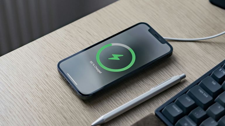 iOS 26 : attention, la nouvelle mise à jour pourrait impacter la batterie de votre iPhone