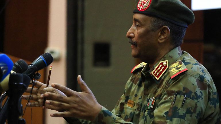 Coup d'État au Soudan : l'armée ordonne la libération de ministres et promet un gouvernement
