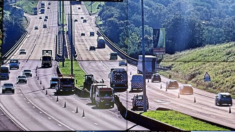 Importantes files sur l'E42 vers Liège, en raison d'un camion accidenté à Horion-Hozémont
