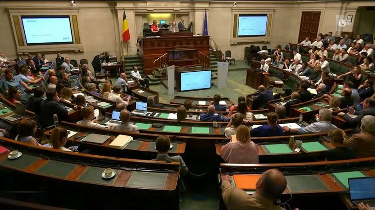 Mathieu Michel (MR) vote pour son collègue Denis Ducarme : le député se justifie, l'opposition évoque un vote 