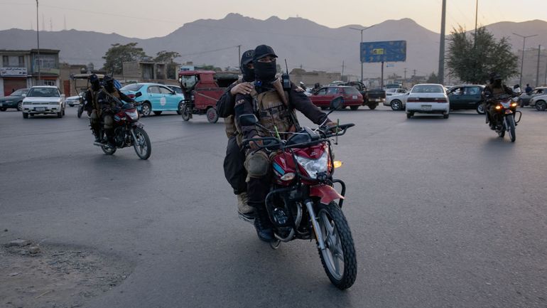 "La ville est à nouveau vivante": scènes de liesse dans la capitale aghane, Kaboul suite au rétablissement d’internet coupé par le gouvernement taliban