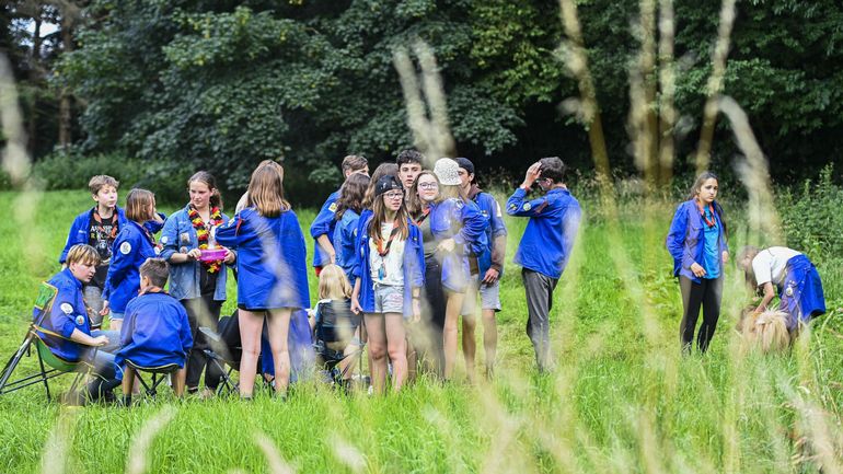 Agression dans un camp à Vielsalm, caméra cachée dans une douche à Beringen : comment gérer les incidents dans les camps scouts ?