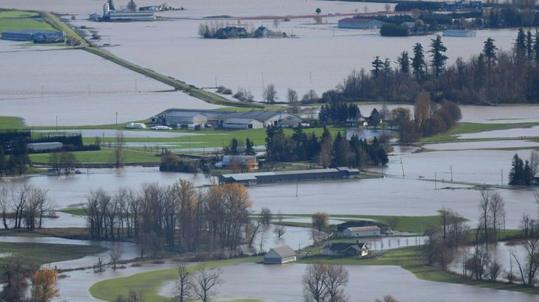 Inondations et état d'urgence : évacuation de milliers de personnes dans l'ouest du Canada