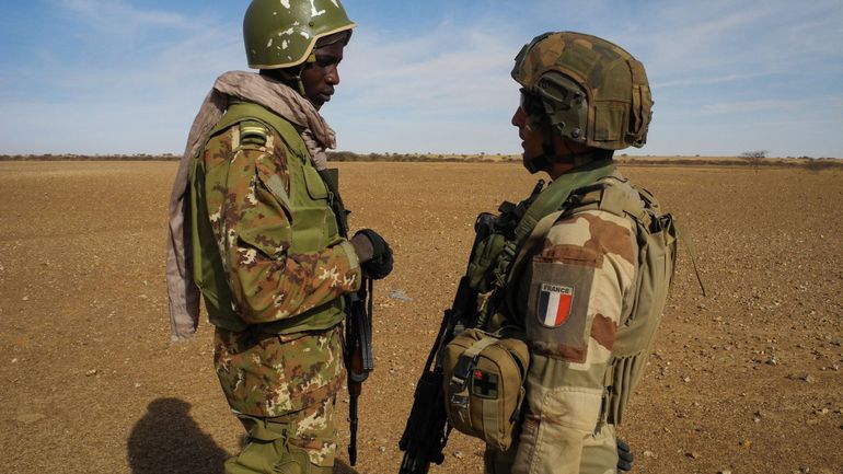 Niger : des centaines de personnes protestent contre la présence militaire française