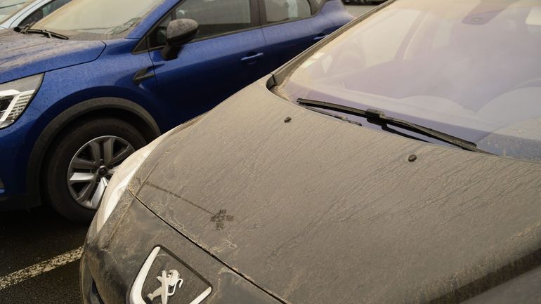 Pluie de sable du Sahara : « Il ne faut surtout pas frotter votre voiture avec une éponge », affirme un carrossier