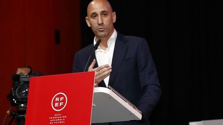 Scandale du baiser forcé : le président suspendu de la Fédération espagnole de football, Luis Rubiales démissionne