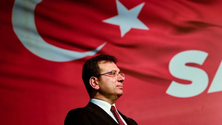 Turquie : un juge ordonne l'incarcération du maire d'opposition d'Istanbul Ekrem Imamoglu