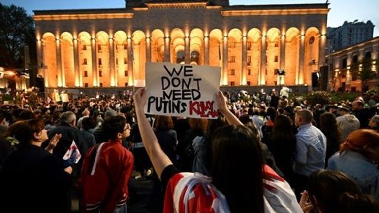 Géorgie : à Tbilissi, les députés adoptent finalement la loi controversée sur 