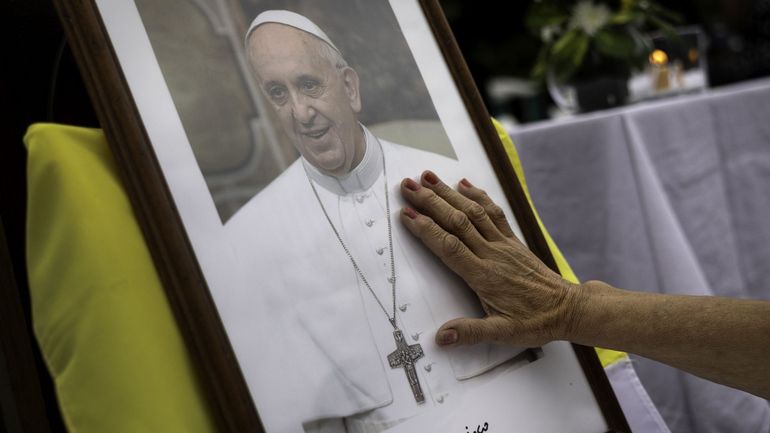 Le pape respire sans masque après deux crises respiratoires aiguës