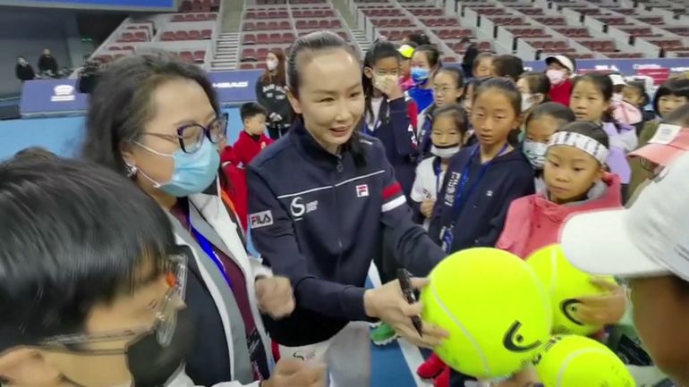 Chine: la joueuse de tennis Peng Shuai réapparaît sur des vidéos, mais le doute persiste