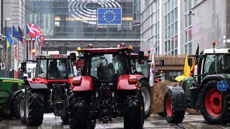 Manifestation des agriculteurs : les tracteurs ont quitté Bruxelles qui retrouve son calme (revoir notre direct)