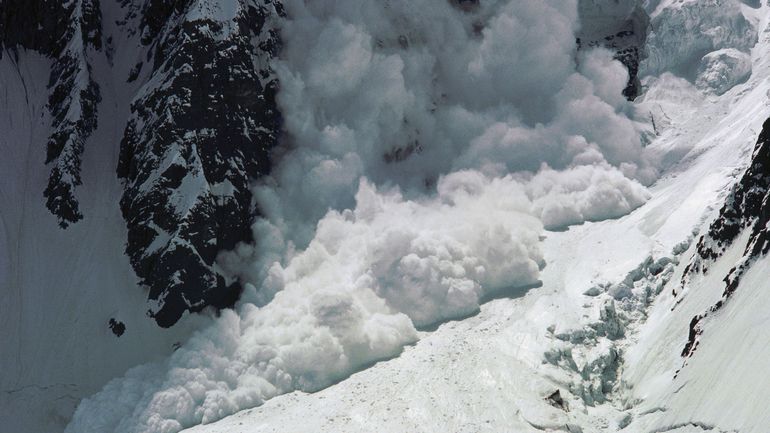 Deux skieurs hors-piste tués par une avalanche en Suisse