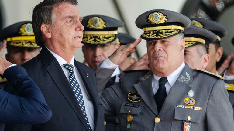 Elections présidentielles au Brésil : Bolsonaro apparaît pour la première fois en public depuis les élections
