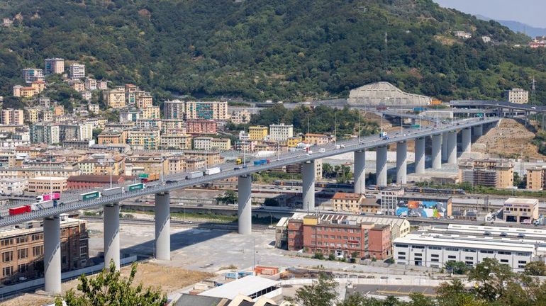 Cinq ans après la chute du pont Morandi à Gènes, les familles des victimes attendent toujours la vérité judiciaire