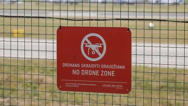 Lituanie : l’aéroport de Vilnius rouvre après à une alerte aux "ballons" suspects
